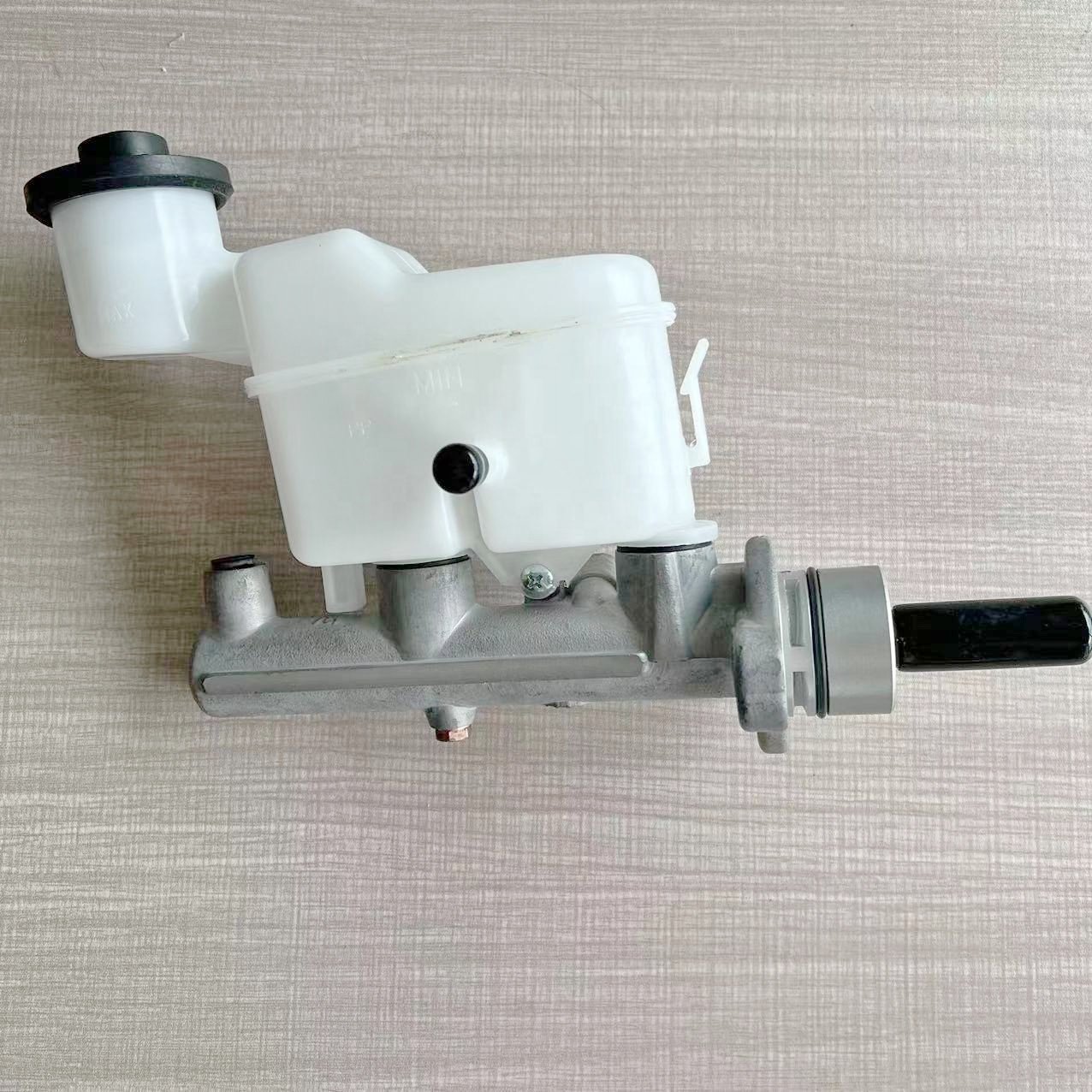 Auto Parts Brake Master Cylinder for Toyota Hilux Vigo Pickup 1KD 2KD KUN15/25/26 47201-0K040